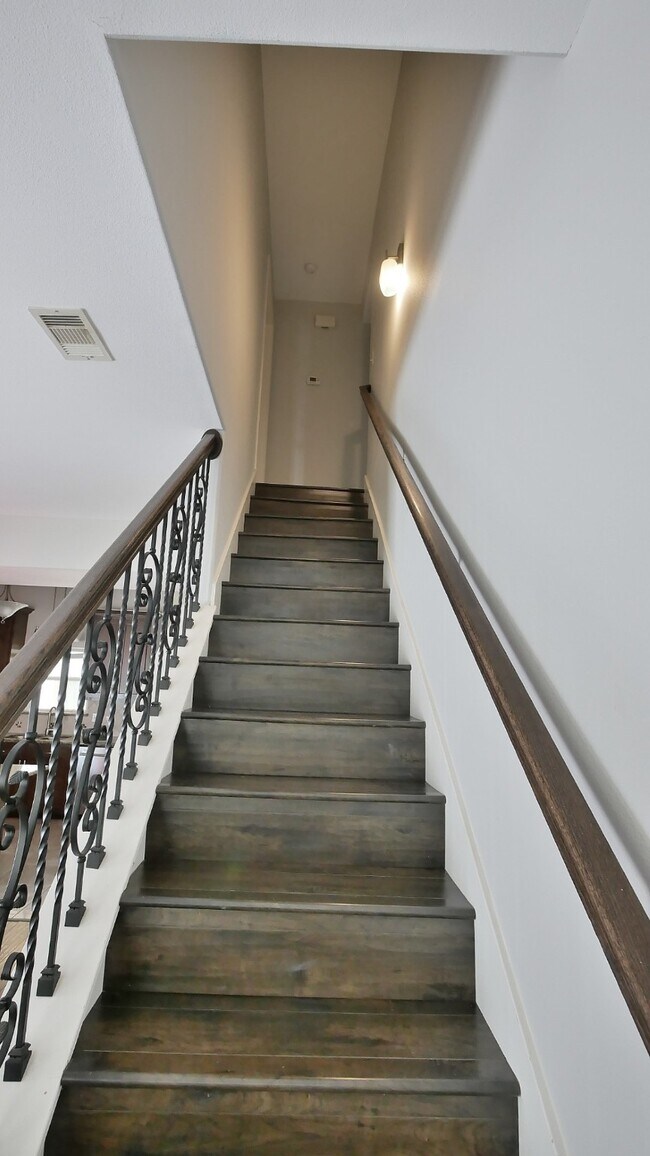 Building Photo - 4315 Field Meadow Dr