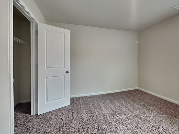 Building Photo - 331 Crooked Pne Ct