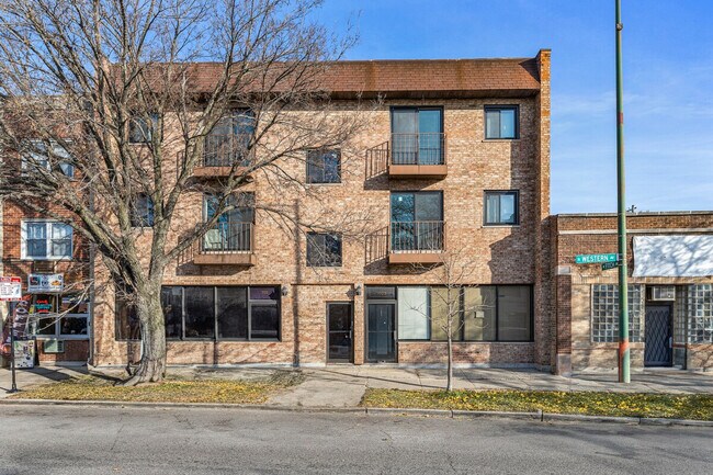 Building Photo - 2335 W Touhy Ave