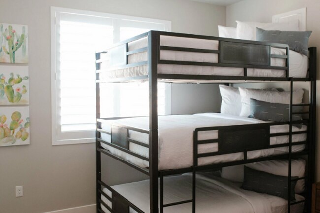 Building Photo - Short term lease options! Spacious Condo in Washington