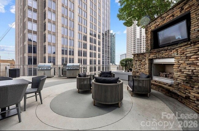 Building Photo - 210 N Church St