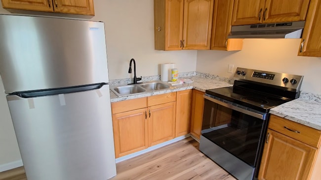 Building Photo - 6908 MacCorkle Ave