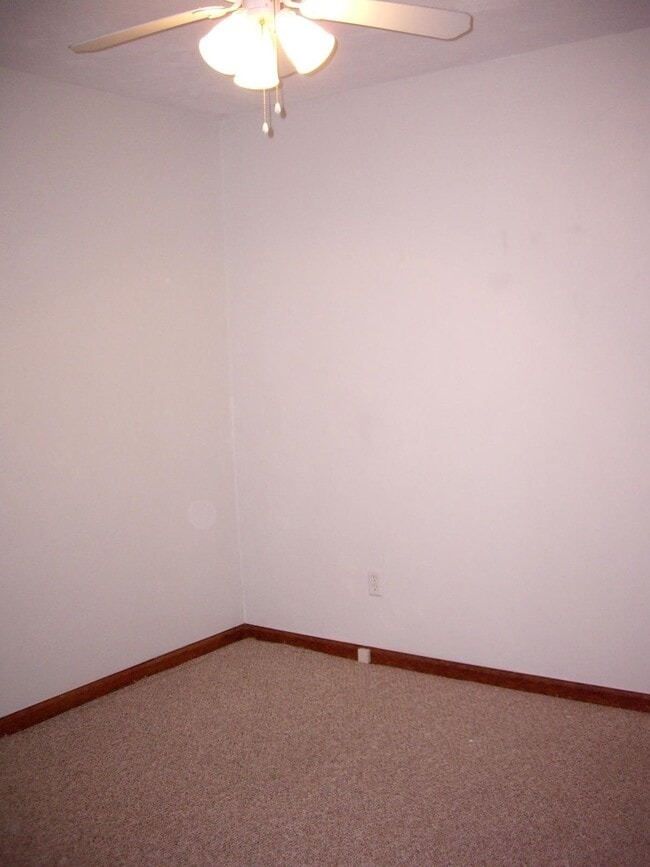 Building Photo - 2111 Victory Garden Ln