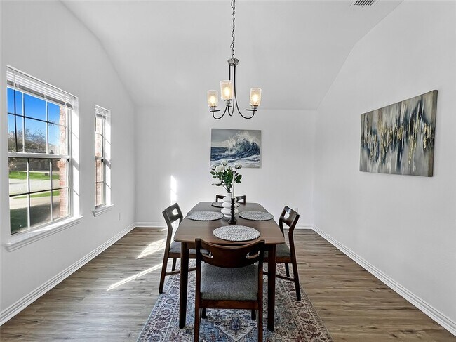 Building Photo - 2712 Dawn Spring Dr
