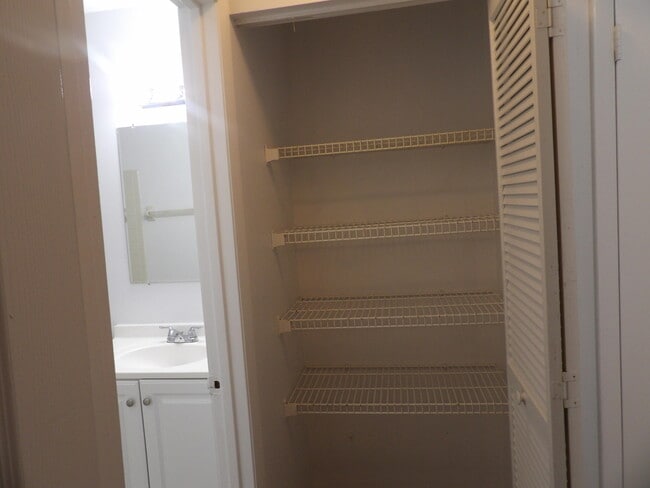 Building Photo - 4132 Palm Bay Cir