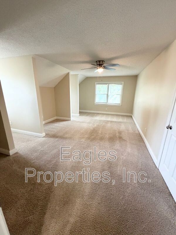 Building Photo - 242 N Marion Dr