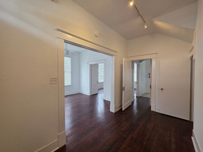 Building Photo - 1809 Avenue O 1/2