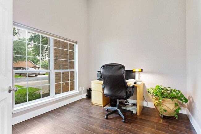 Building Photo - 8203 Miller Falls Dr