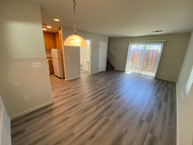 Building Photo - Bloomfield Apartments