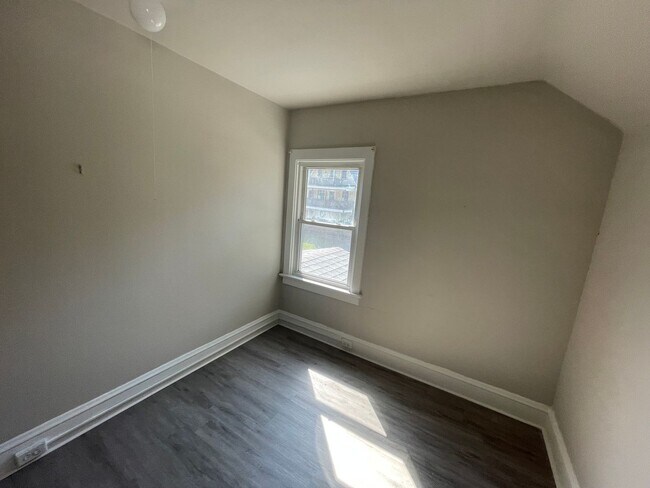 Building Photo - SECTION 8 and EDEN Accepted!! Exciting Opp...