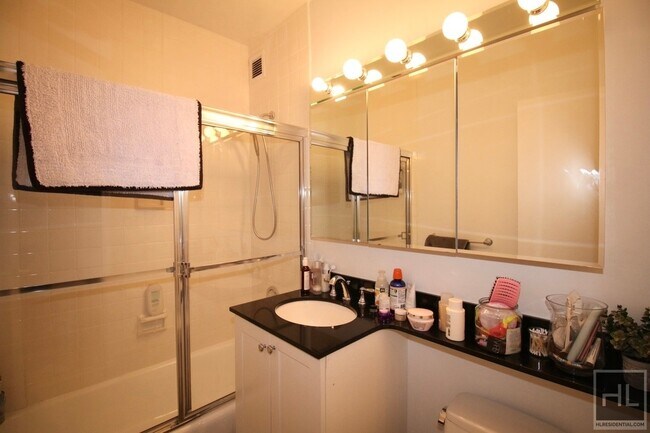 Building Photo - East 64th Street