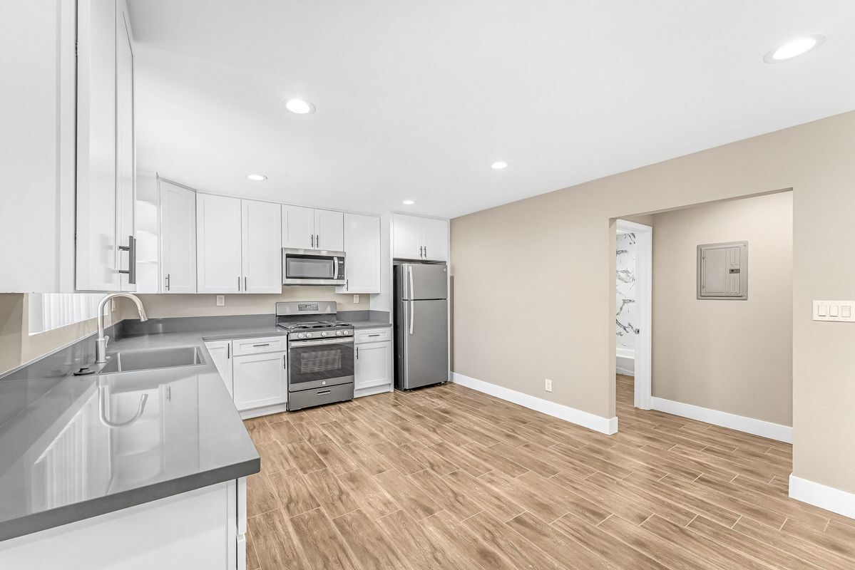 Building Photo - 2417 W Stanford St