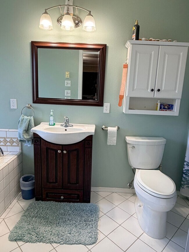 Building Photo - EPHRATA- 2+ bed/2 bath home with private deck w/ hillside views, d/w, a/c and garage! W/S/G paid!