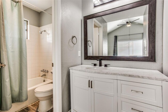 Building Photo - 3205 Twinberry Cove