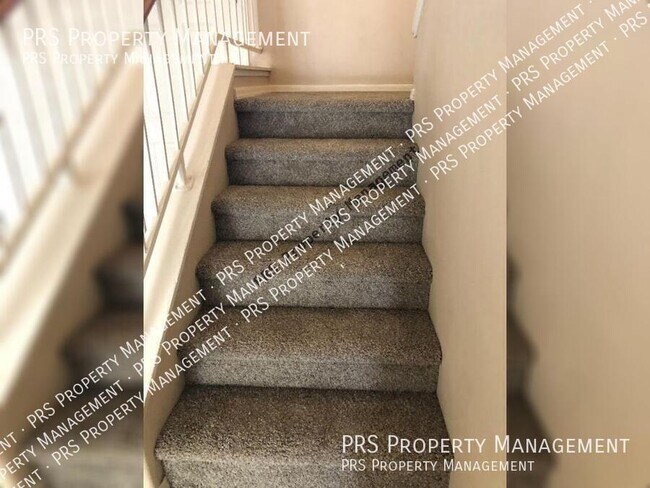 Building Photo - 1433 E Park Ave