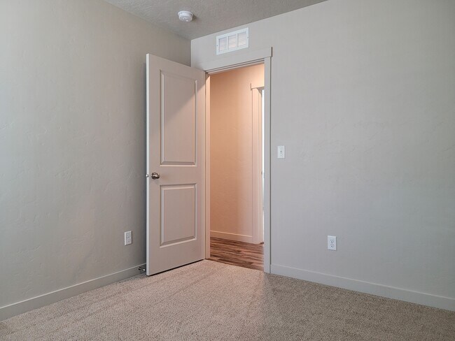 Building Photo - 17906 Hensley Ridge Pl