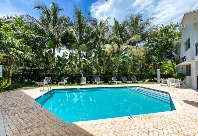 Building Photo - 435 21st St