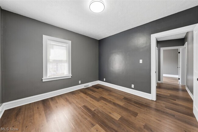 Building Photo - 3904 Ardmore Ave