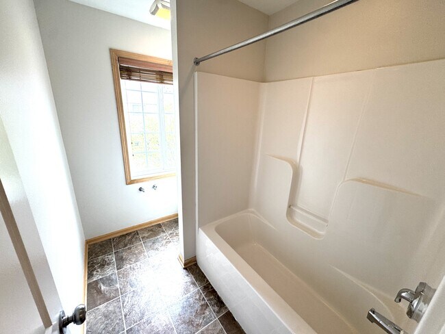 Building Photo - 8580 Rock Dr