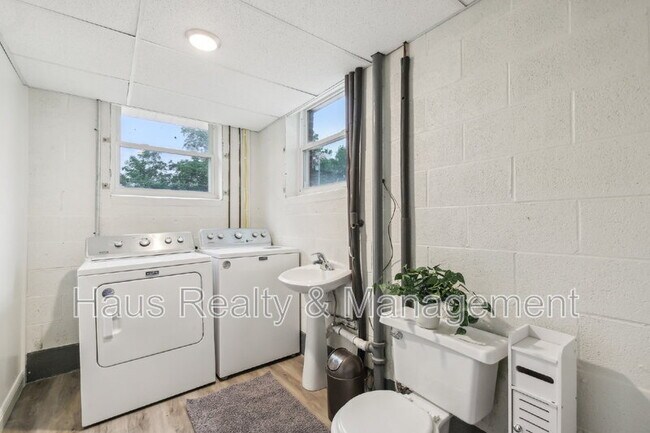 Building Photo - 144 Airport Rd