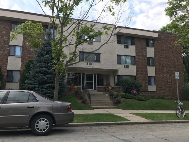 Front of building - Lake Park