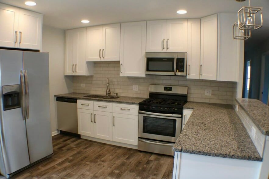 Building Photo - 508 Dalhart Ave