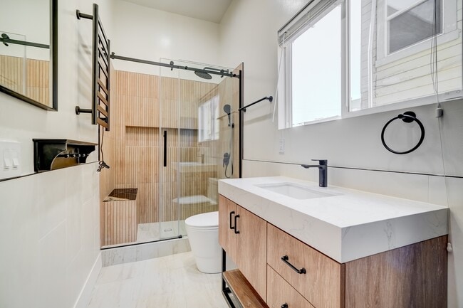 Building Photo - 1106A Shotwell St