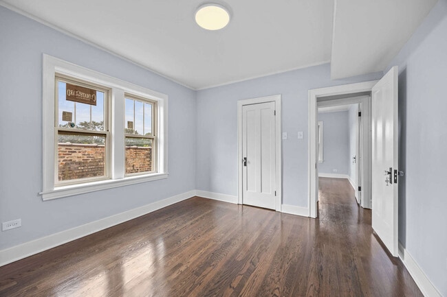 Building Photo - 1101 S Oak Park Ave
