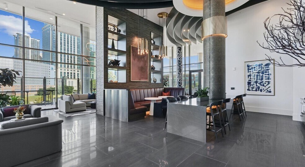 Building Photo - 1007 S Mint St