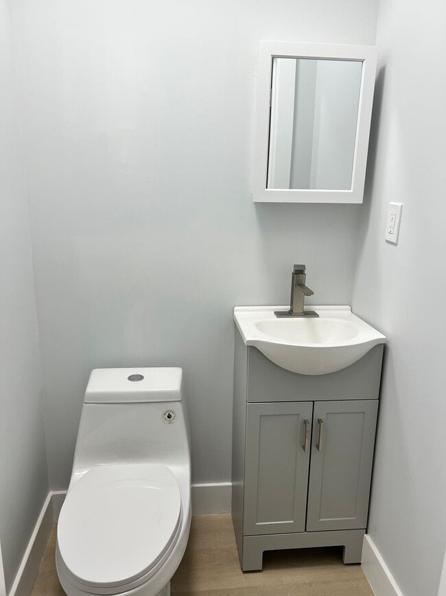 Building Photo - New Rehabbed 3bed/1.5bath in Grays Ferry