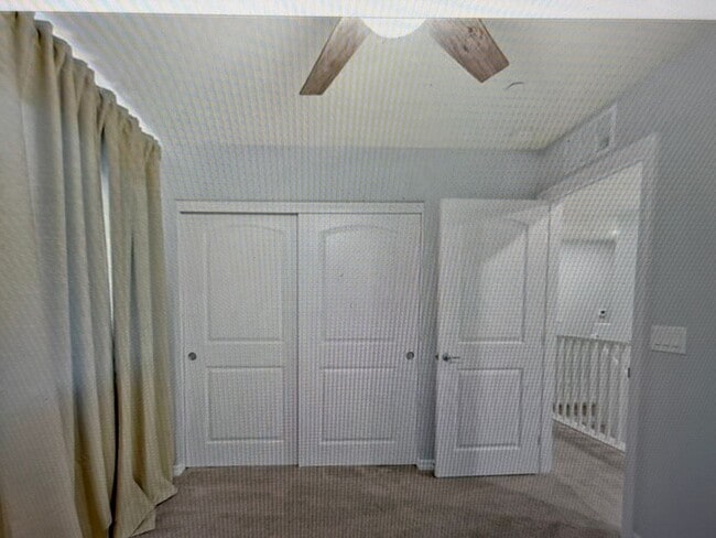 Building Photo - Magnificent Townhome Located In Quail Ridge Community!