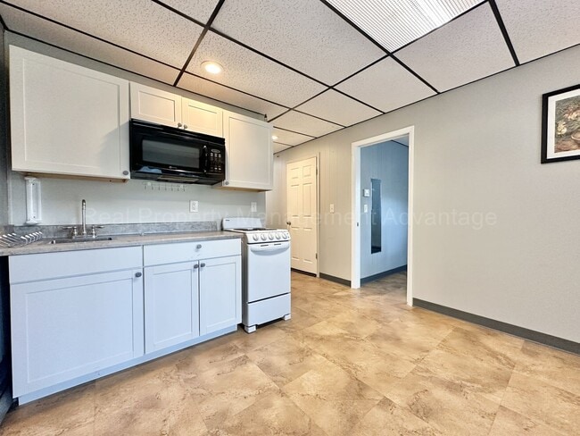 Building Photo - 574 Ardmore Dr