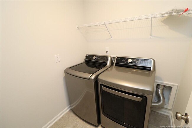 Building Photo - 5711 Woodlawn Dr