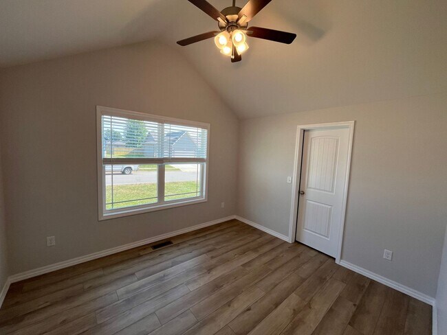 Building Photo - Beautiful Nearly New 3 Bed Home In Willard...