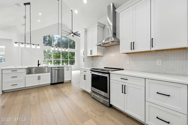 Building Photo - 13600 Emerald Cove Ct