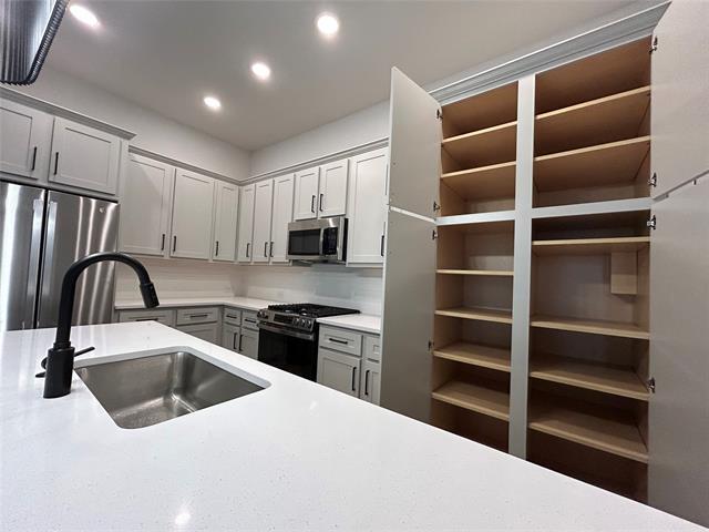 Building Photo - 564 Mission Trl
