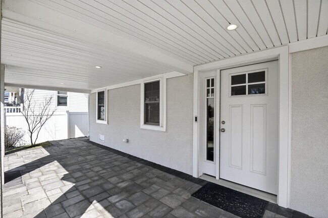 Building Photo - 103 N Madison Ave