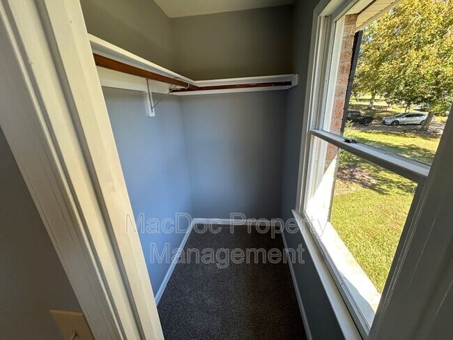 Building Photo - 1907 White Lake Dr