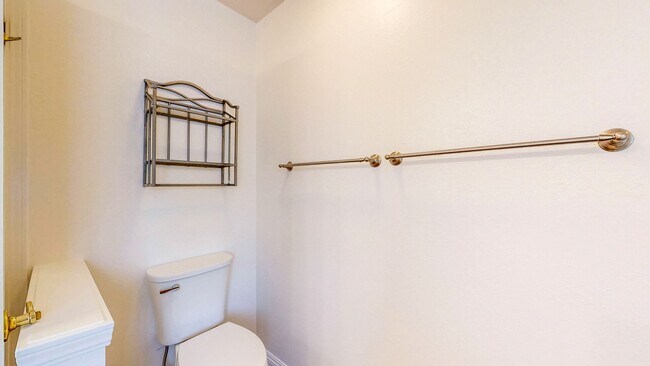 Building Photo - 7971 Oakmont Dr