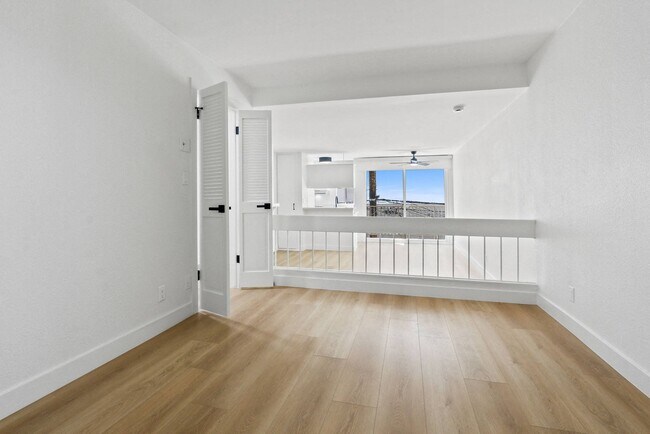 Interior Photo - 727 Westbourne
