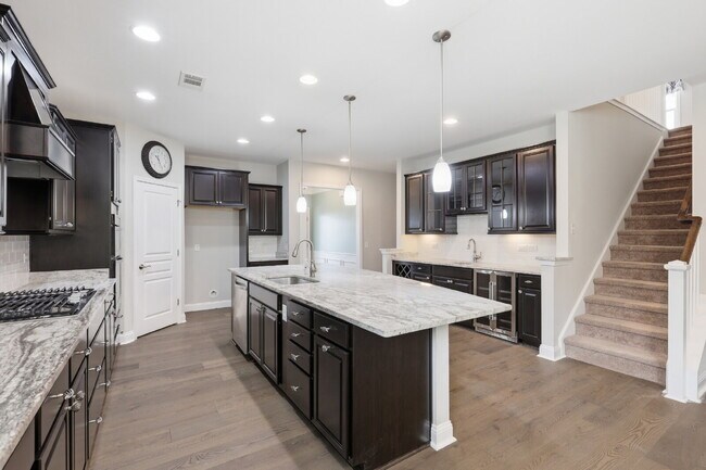 Building Photo - 686 Northlake Blvd