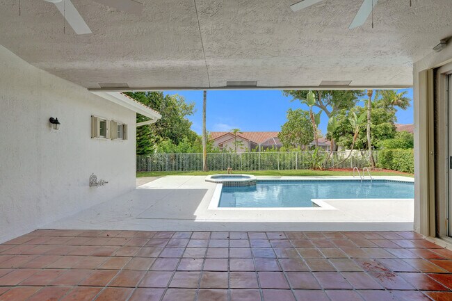 Building Photo - 10304 NW 50th Ct
