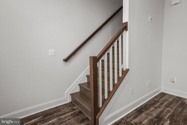 Building Photo - 14583 Lakestone Dr