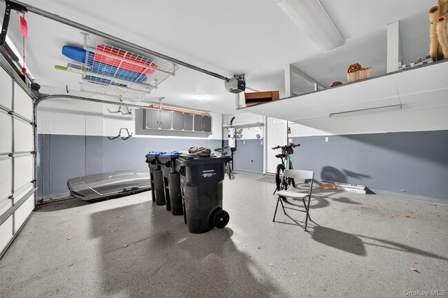 Building Photo - 113 Barr Ln
