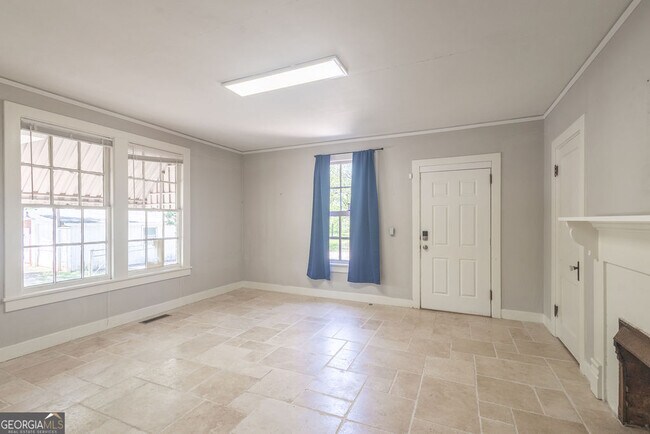 Building Photo - 356 Jackson St