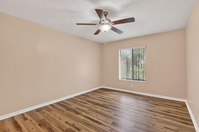 Building Photo - 624 Sea Pine Way