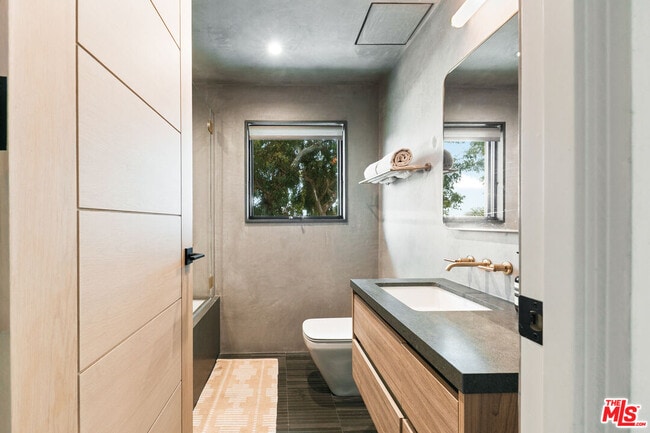 Building Photo - 6450 Surfside Way