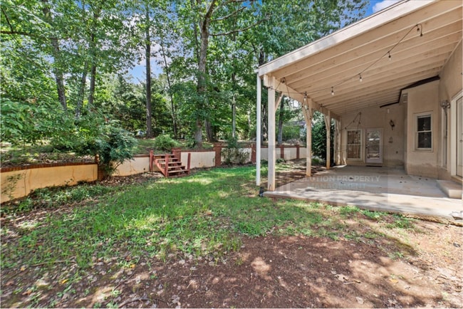 Building Photo - 200 River Bluff Pkwy