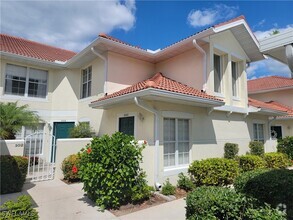 Building Photo - 4950 Deerfield Way