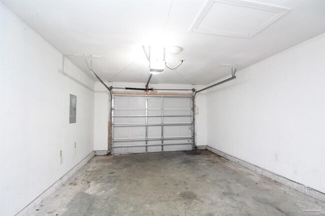 Building Photo - 416 Bremen Ave